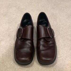 Ecco Women's Brown Leather Buckle Loafers / see last photo for measurements.